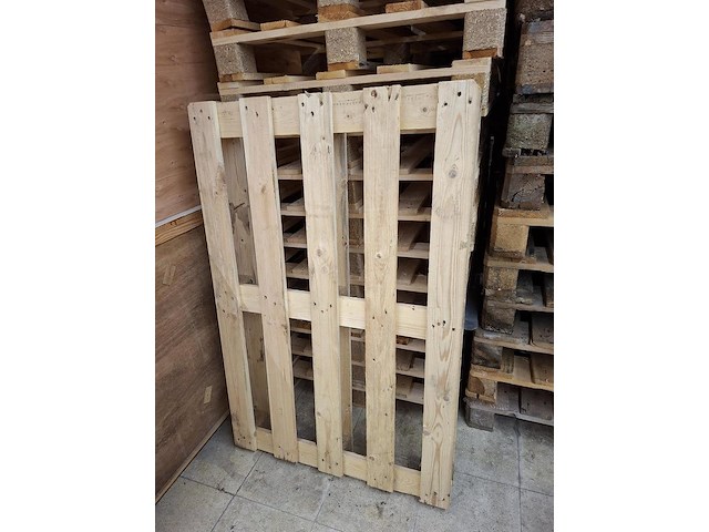 Lot diverse palletten ( 62 stuks) - afbeelding 2 van  3