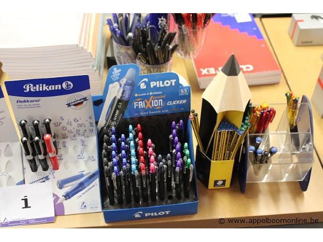 Lot diverse pennen en schriftjes - afbeelding 2 van  3