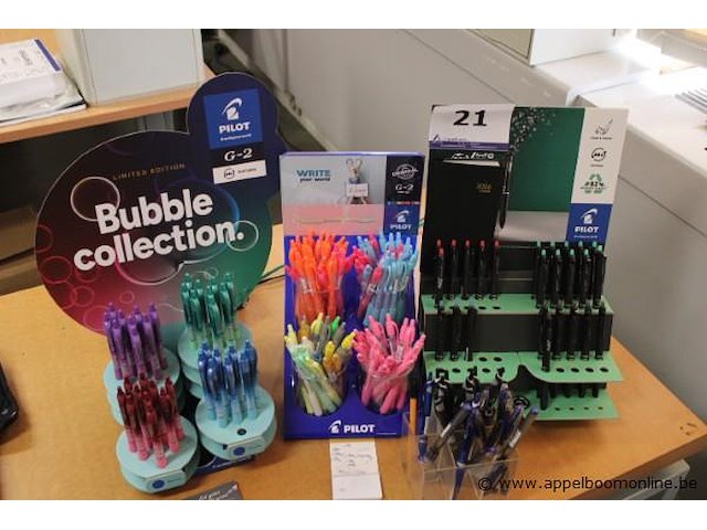 Lot diverse pennen - afbeelding 1 van  1