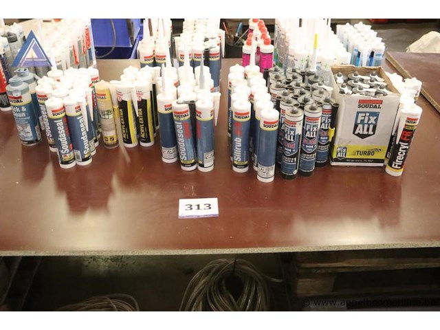 Lot diverse producten soudal wo soudal quick & clean soudal soudaseal 215lm soudal acryl extra - afbeelding 1 van  4