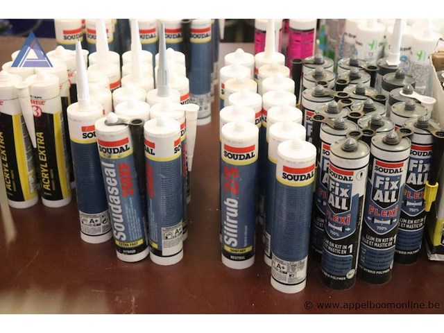 Lot diverse producten soudal wo soudal quick & clean soudal soudaseal 215lm soudal acryl extra - afbeelding 3 van  4