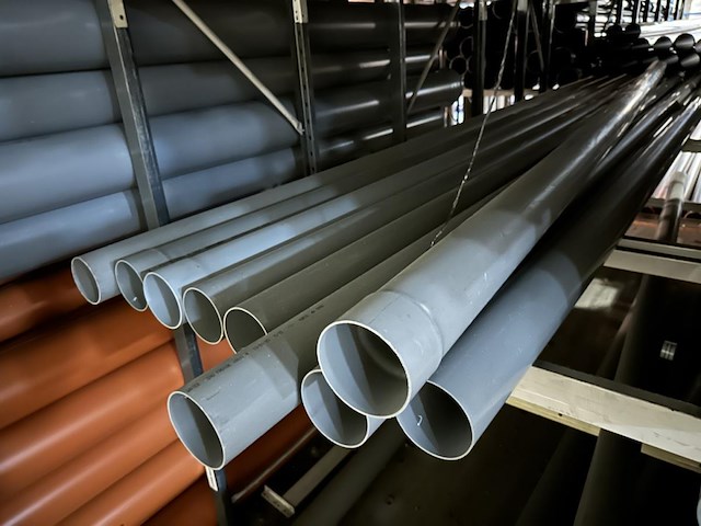 Lot diverse pvc afvoer buizen - dia 100 - afbeelding 2 van  3