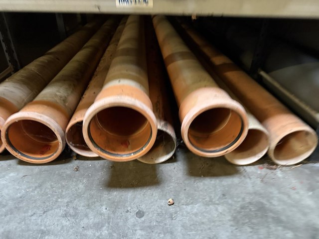 Lot diverse pvc afvoerbuizen - oranje - dia 160 - 110 - 125 - afbeelding 3 van  7