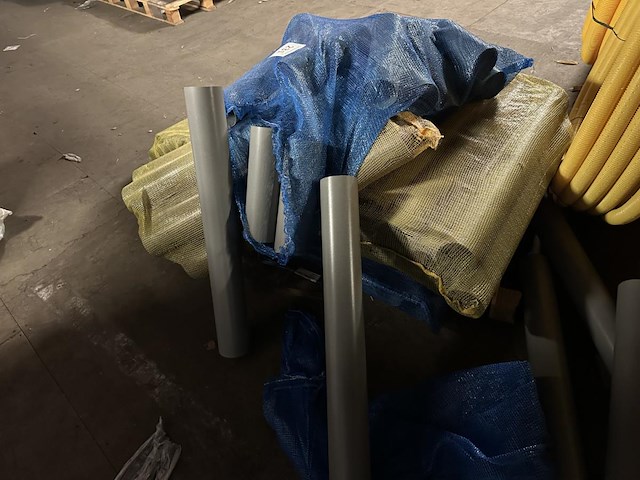 Lot diverse pvc buizen li. 6 zakken - afbeelding 2 van  2