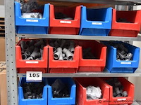 Lot diverse pvc fittingen, in stellingkast - afbeelding 3 van  3