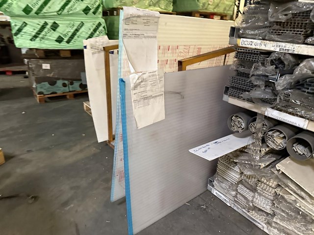 Lot diverse pvc platen - afbeelding 3 van  4