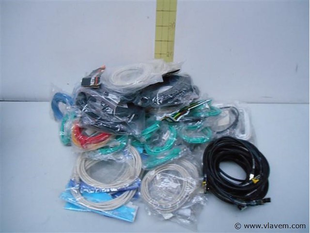 Lot diverse rj45 kabels - afbeelding 1 van  1