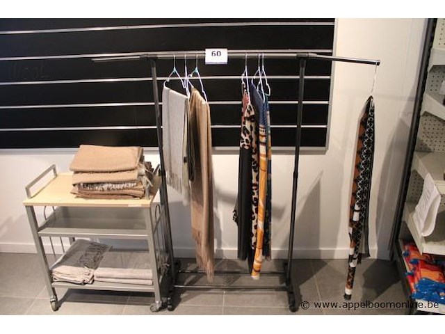 Lot diverse sjaals - afbeelding 1 van  2