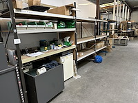 Lot diverse stellingen + werktafel - afbeelding 1 van  9
