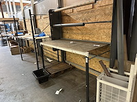 Lot diverse stellingen + werktafel - afbeelding 7 van  9