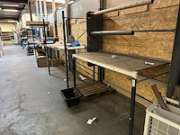 Lot diverse stellingen + werktafel - afbeelding 8 van  9