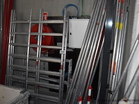 Lot diverse stellingonderdelen, altrex - afbeelding 1 van  4