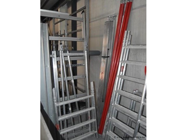 Lot diverse stellingonderdelen, altrex - afbeelding 2 van  4