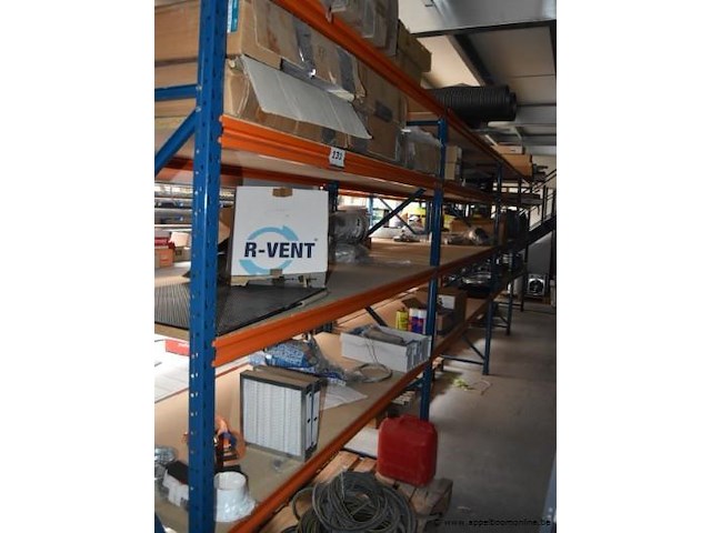 Lot diverse ventilatie onderdelen en materialen, wo. r-vent - afbeelding 1 van  7