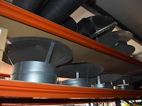 Lot diverse ventilatie onderdelen en materialen, wo. r-vent - afbeelding 3 van  7