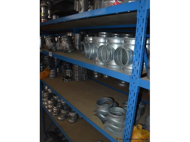 Lot diverse ventilatie onderdelen en materialen, wo. systemair, regelunit tune-e-100-3-m, werking niet gekend - afbeelding 1 van  8