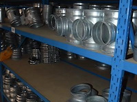 Lot diverse ventilatie onderdelen en materialen, wo. systemair, regelunit tune-e-100-3-m, werking niet gekend - afbeelding 1 van  8