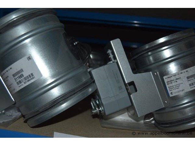 Lot diverse ventilatie onderdelen en materialen, wo. systemair, regelunit tune-e-100-3-m, werking niet gekend - afbeelding 2 van  8