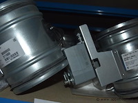 Lot diverse ventilatie onderdelen en materialen, wo. systemair, regelunit tune-e-100-3-m, werking niet gekend - afbeelding 2 van  8