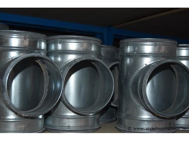 Lot diverse ventilatie onderdelen en materialen, wo. systemair, regelunit tune-e-100-3-m, werking niet gekend - afbeelding 3 van  8