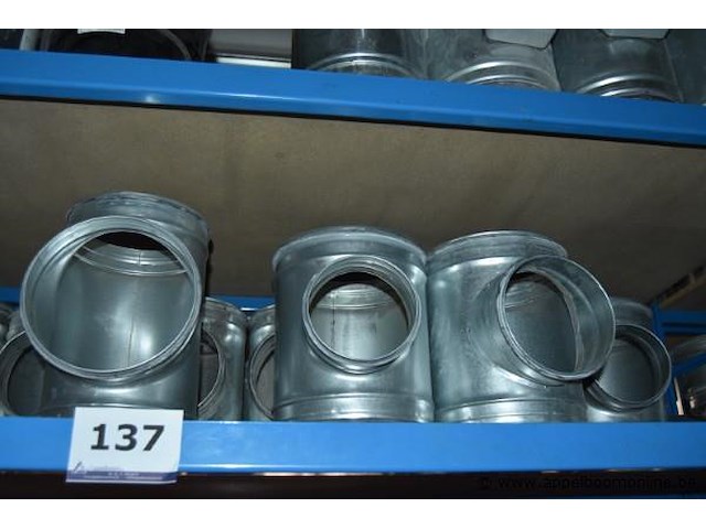Lot diverse ventilatie onderdelen, wo. luchtkanalen, verloopstukken, t-stukken en kleppen met actuator, systemair, werking niet gekend - afbeelding 4 van  6