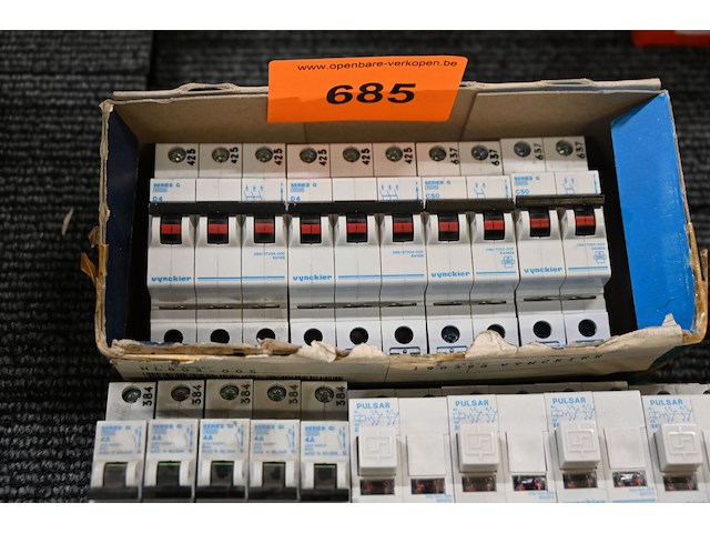 Lot diverse vynckier - afbeelding 2 van  5