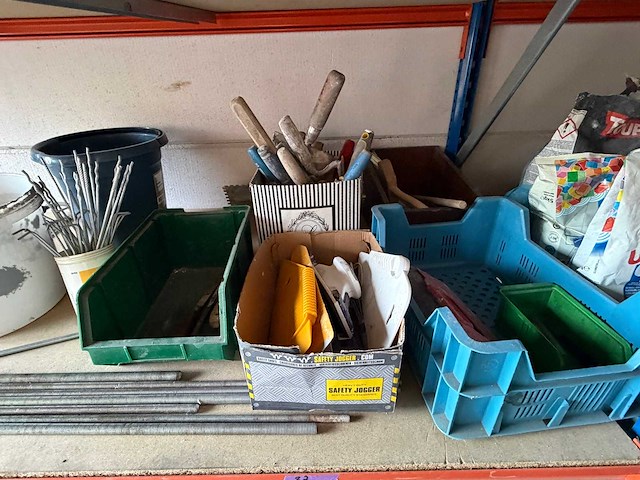 Lot diverse werkmateriaal - afbeelding 2 van  2
