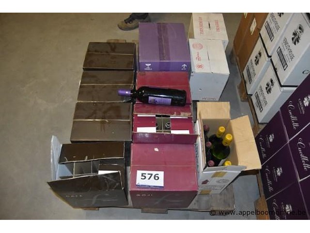 Lot diverse wijnen - afbeelding 1 van  3