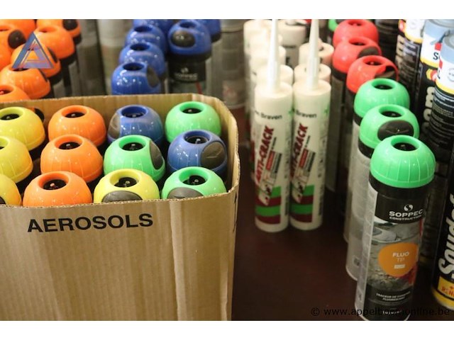 Lot diverse wo lot pu-schuim - soudal - lot kitkokers - parasilico - diverse types spuitbus - soppec - fluo lot van 24 spuitbussen - aerosols - afbeelding 3 van  4