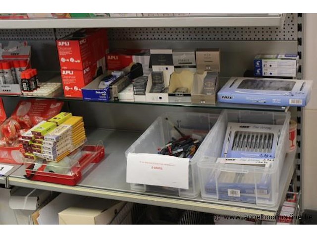 Lot diverse wo. plakband, kleefstiften, etc - afbeelding 2 van  6