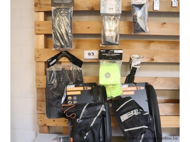 Lot diverse wo zadelbags - afbeelding 1 van  2
