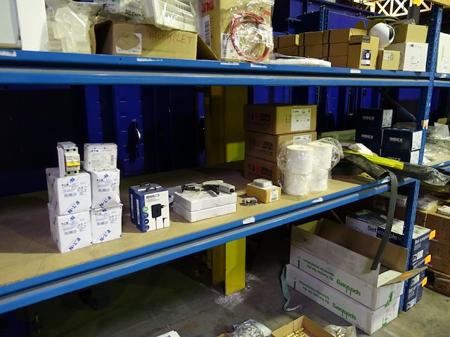 Lot diversen - afbeelding 1 van  25