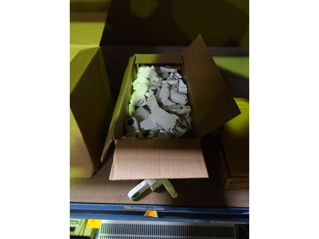 Lot diversen - afbeelding 6 van  19