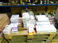 Lot diversen - afbeelding 1 van  17