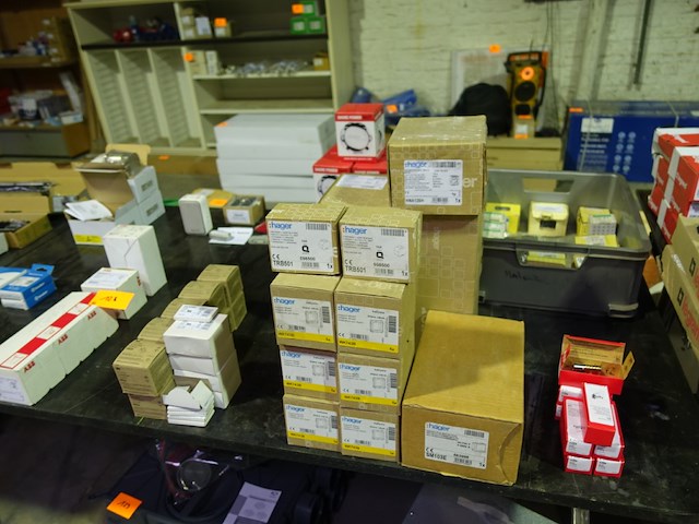 Lot diversen - afbeelding 1 van  25