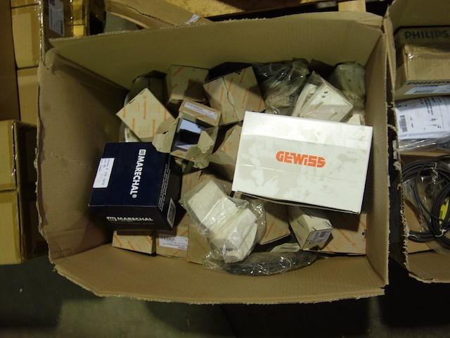 Lot diversen - afbeelding 3 van  9