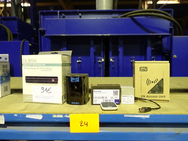 Lot diversen - afbeelding 1 van  9