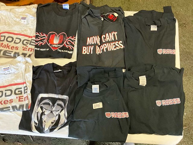 Lot dodge kleding - afbeelding 3 van  4