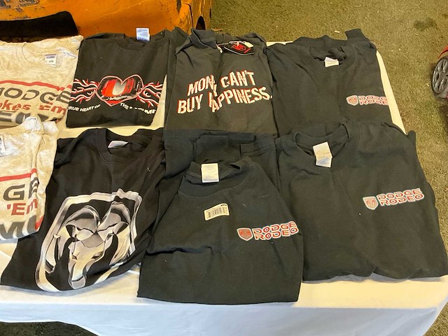 Lot dodge kleding - afbeelding 2 van  4