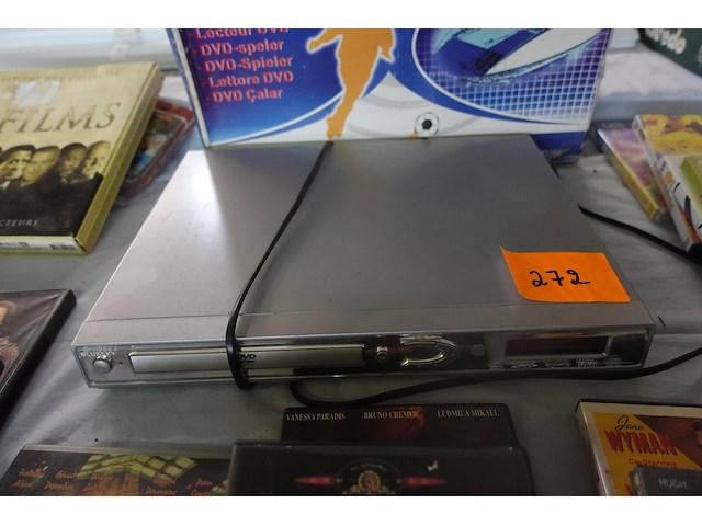 Lot dvd's met dvd speler - afbeelding 2 van  11