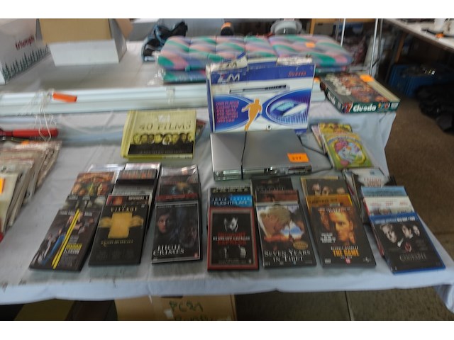 Lot dvd's met dvd speler - afbeelding 1 van  11