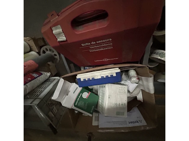 Lot ehbo materiaal - afbeelding 2 van  4