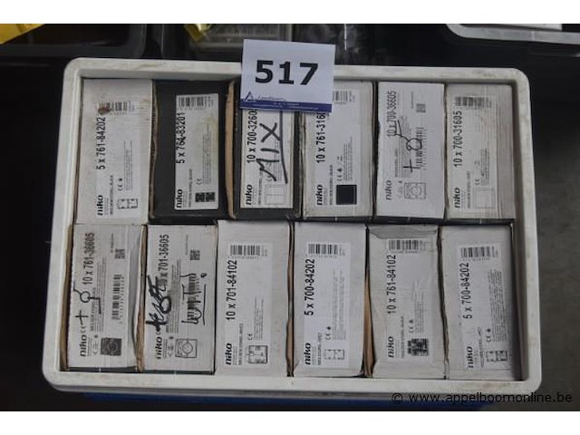 Lot elektramateriaal - afbeelding 1 van  4