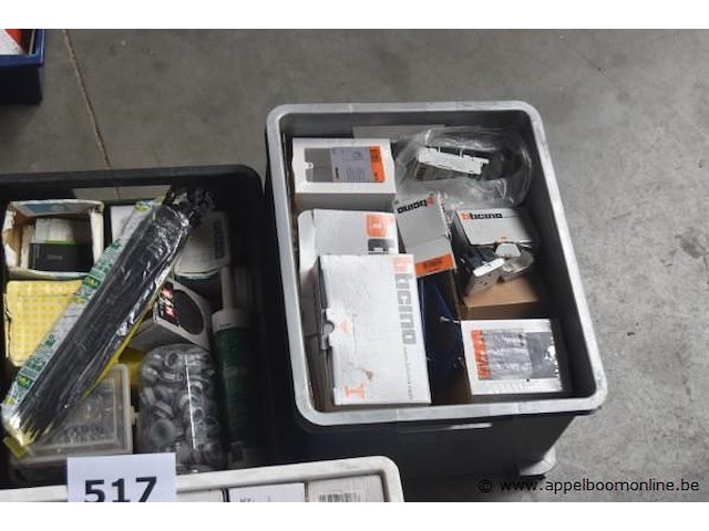 Lot elektramateriaal - afbeelding 2 van  4