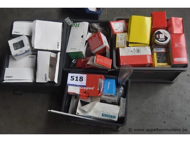 Lot elektramateriaal - afbeelding 2 van  3