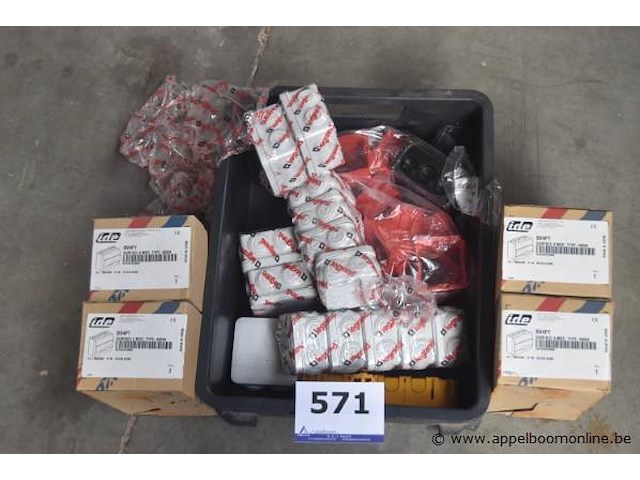 Lot elektramateriaal - afbeelding 1 van  2