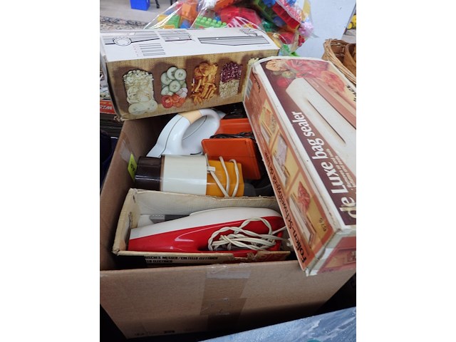 Lot elektrisch keukengerief - afbeelding 1 van  2