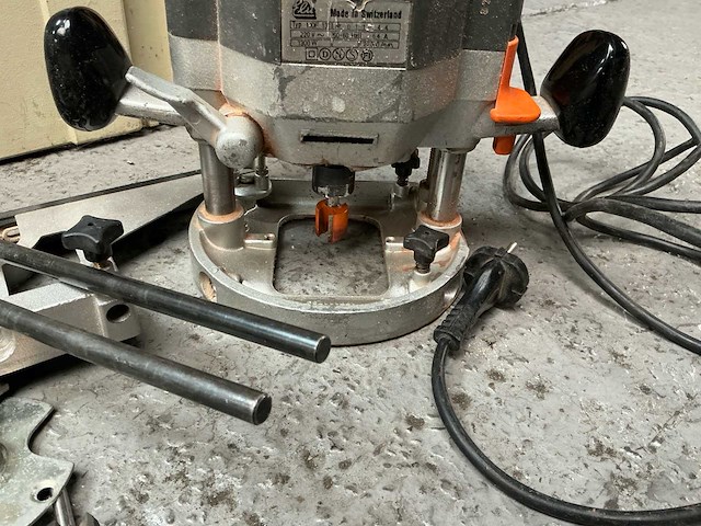 Lot : elu frees/ makita bandfrees / hitachi cirkelzaag overige gereedschappen - afbeelding 10 van  11