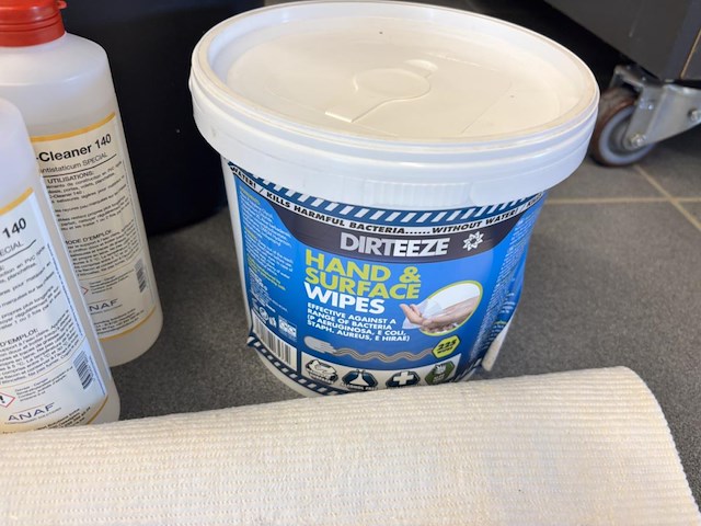 Lot emmers / hand wipes / pvc cleaner - afbeelding 4 van  5