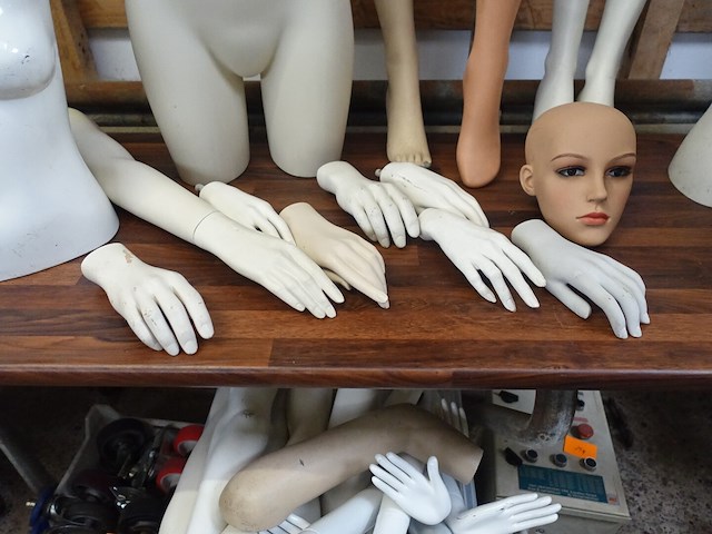 Lot etalagepoppen en ledematen - afbeelding 3 van  8